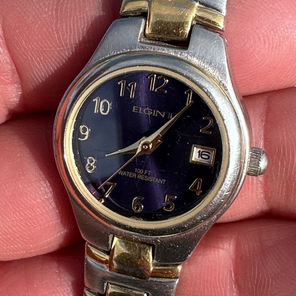 Elgin Wristwatch with GoldTone and silver band 100 ft. Water resistance Blue - Picture 3 of 5